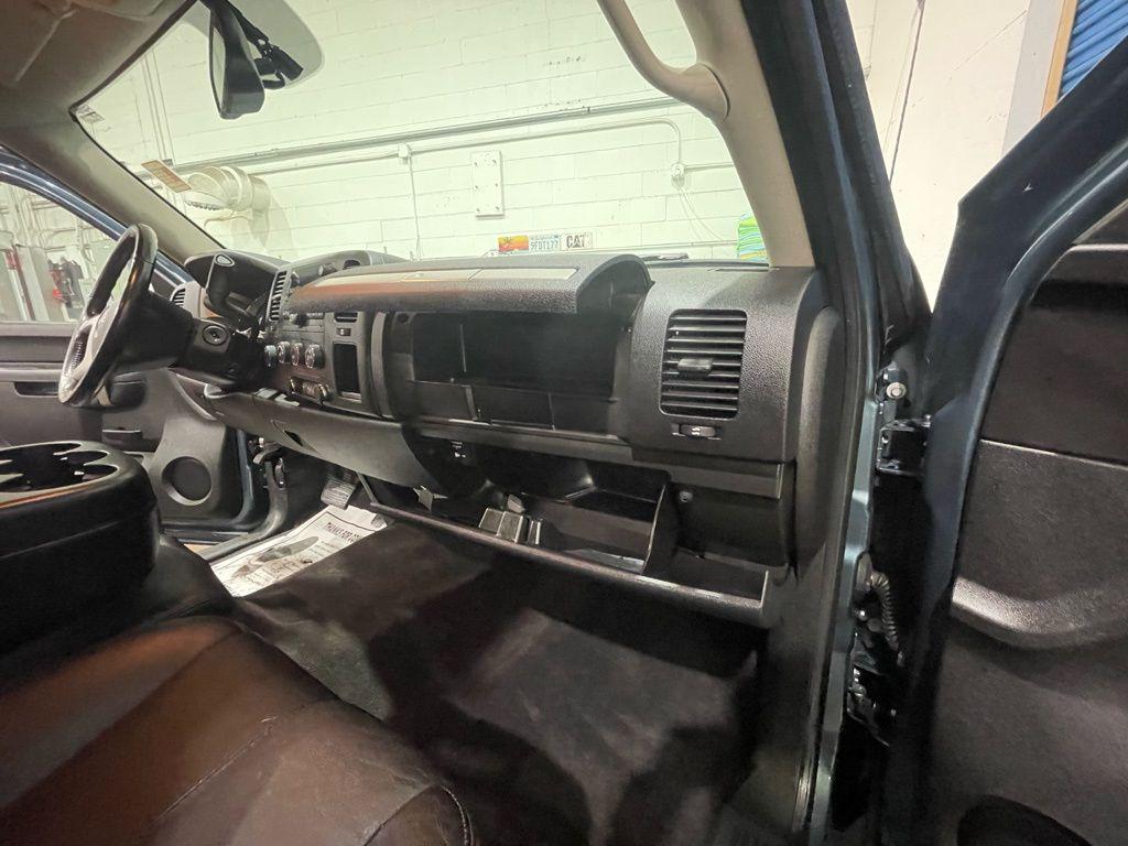 used 2013 GMC Sierra 2500 car, priced at $24,999