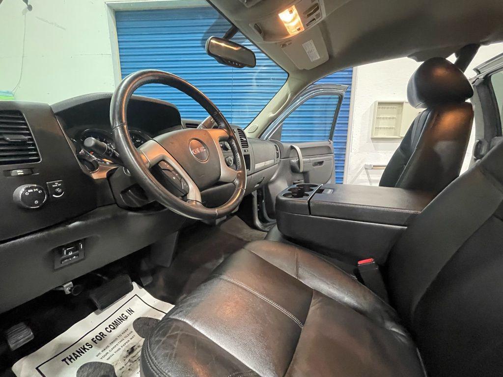 used 2013 GMC Sierra 2500 car, priced at $24,999