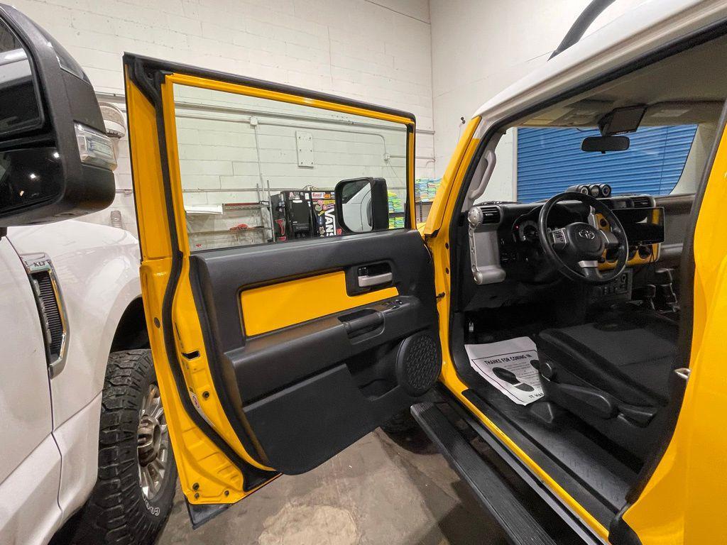 used 2007 Toyota FJ Cruiser car, priced at $20,999