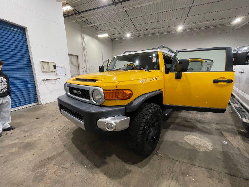 used 2007 Toyota FJ Cruiser car, priced at $20,999