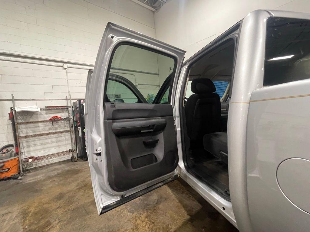 used 2014 GMC Sierra 2500 car, priced at $17,999