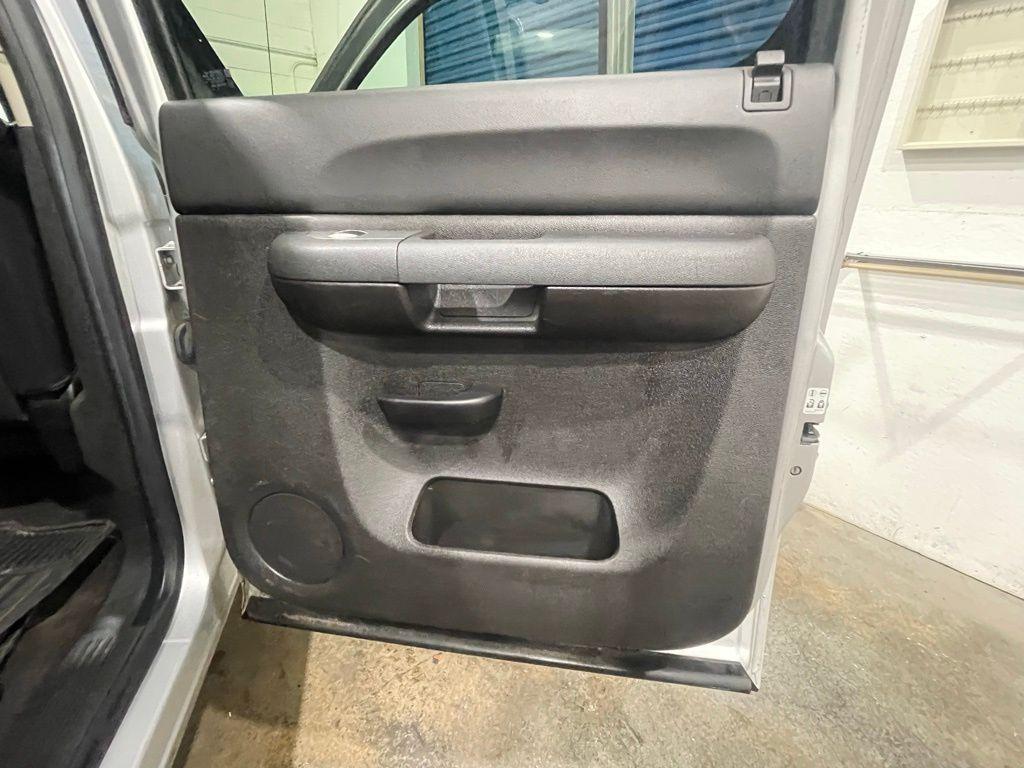 used 2014 GMC Sierra 2500 car, priced at $17,999