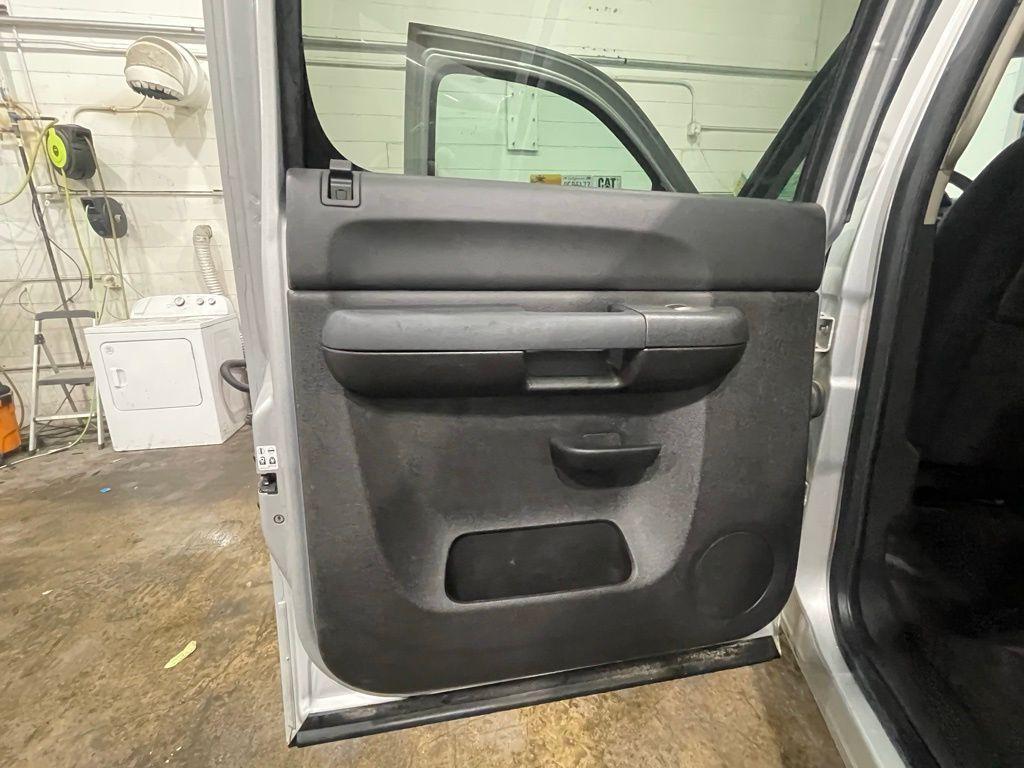 used 2014 GMC Sierra 2500 car, priced at $17,999