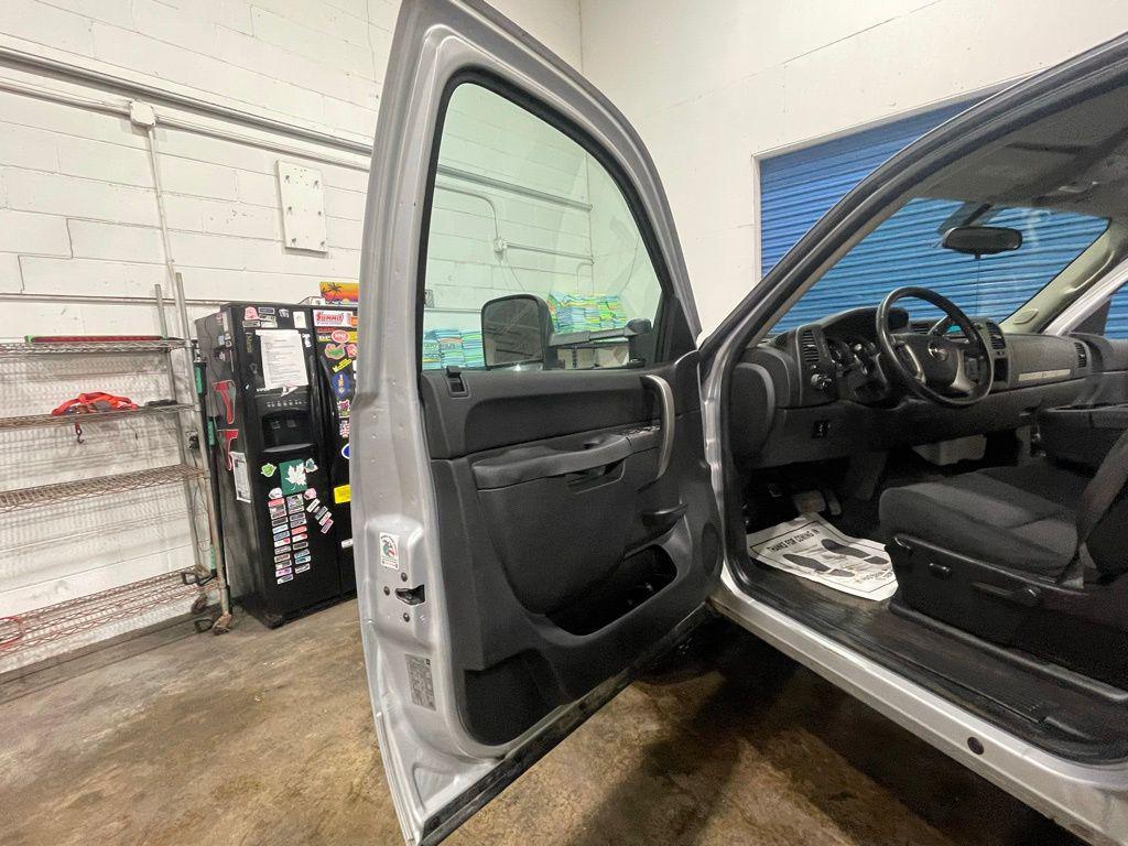 used 2014 GMC Sierra 2500 car, priced at $17,999