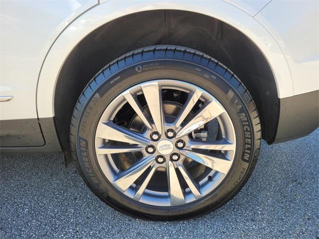 used 2025 Cadillac XT5 car, priced at $40,900