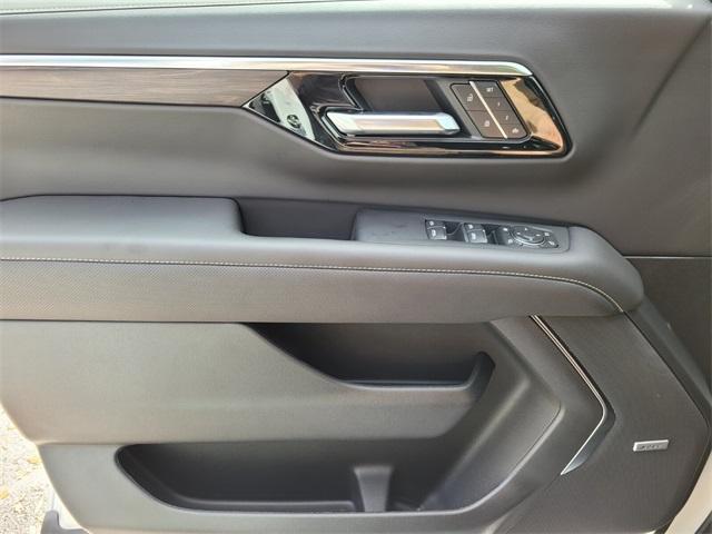 new 2025 Chevrolet Suburban car, priced at $74,153