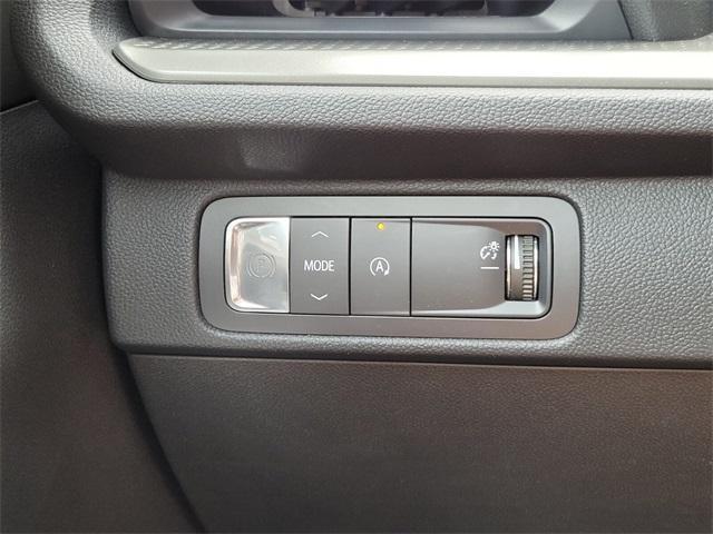 new 2025 Chevrolet Traverse car, priced at $39,428