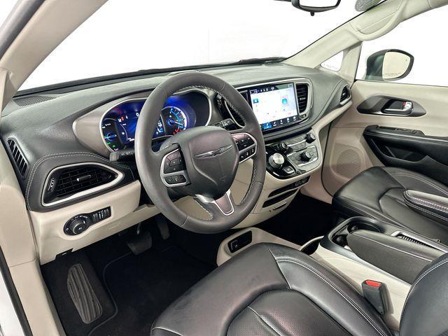 used 2023 Chrysler Pacifica Hybrid car, priced at $29,994