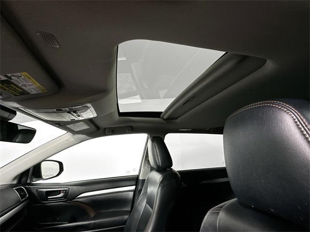 used 2019 Toyota Highlander car, priced at $24,500