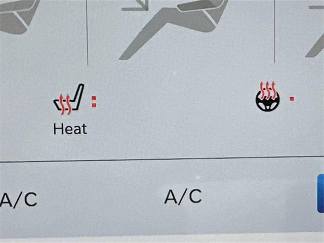 used 2024 Chrysler Pacifica car, priced at $28,000