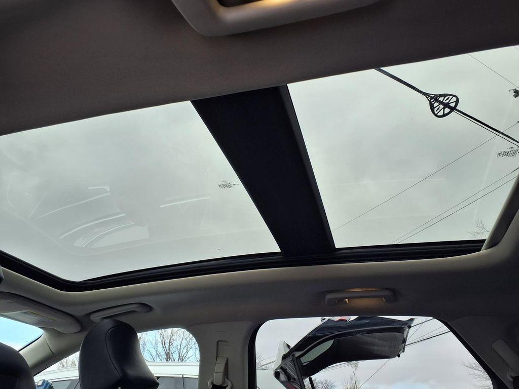 used 2024 Ford Edge car, priced at $29,994