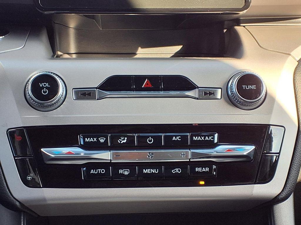 used 2024 Ford Explorer car, priced at $33,433
