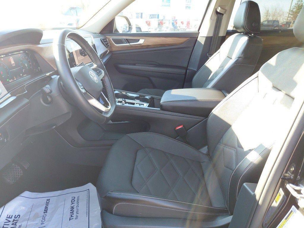 used 2025 Volkswagen Atlas car, priced at $31,685