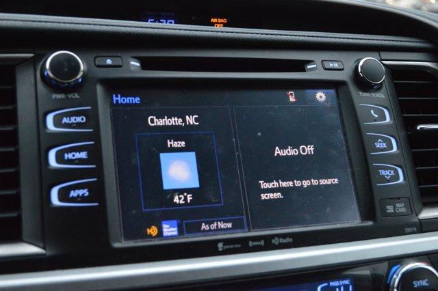 used 2018 Toyota Highlander car, priced at $25,619