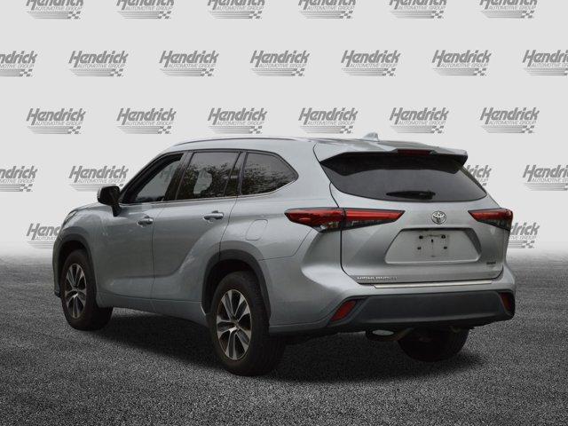 2020 Celestial Silver Metallic Toyota Highlander