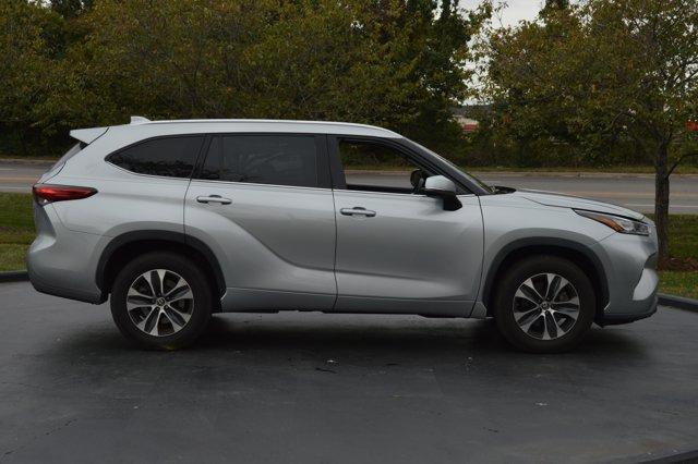 2020 Celestial Silver Metallic Toyota Highlander