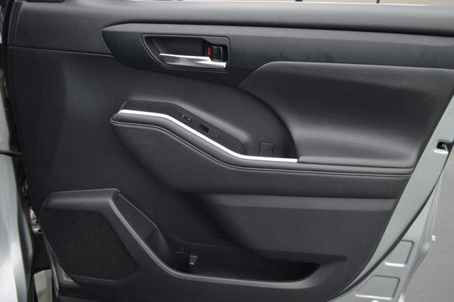 2020 Celestial Silver Metallic Toyota Highlander