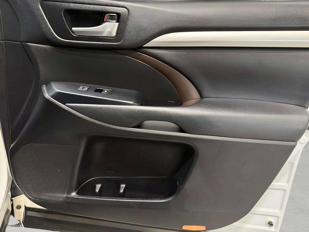 used 2018 Toyota Highlander car, priced at $22,695