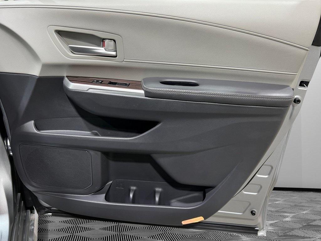 used 2022 Toyota Sienna car, priced at $36,850