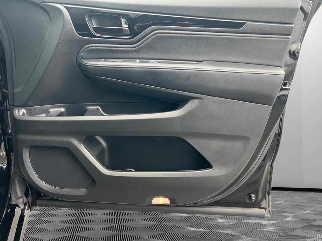 used 2025 Honda Odyssey car, priced at $40,500