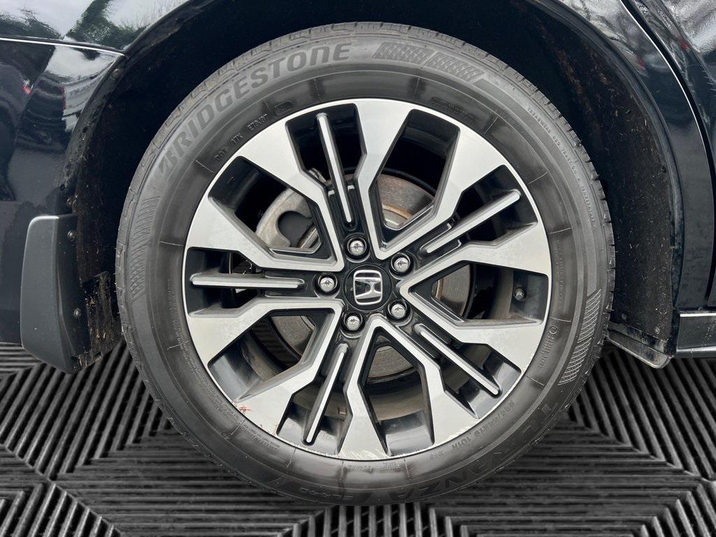 used 2025 Honda Odyssey car, priced at $40,500