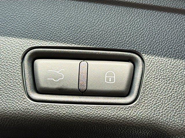 new 2025 Maserati Grecale car