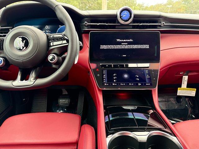 new 2025 Maserati Grecale car, priced at $84,750