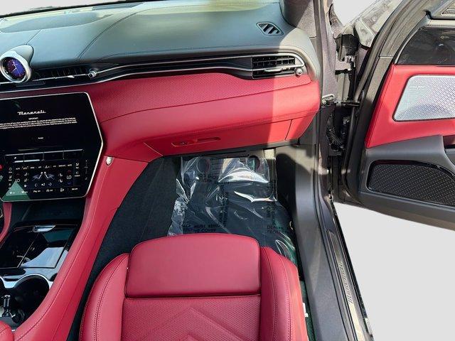 new 2025 Maserati Grecale car