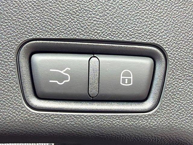 new 2025 Maserati Grecale car