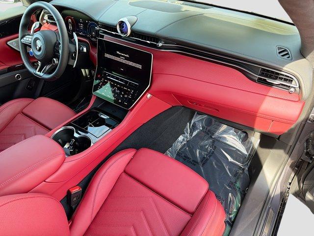 new 2025 Maserati Grecale car