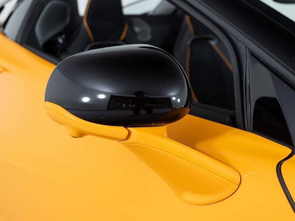 new 2025 McLaren Artura car, priced at $323,858