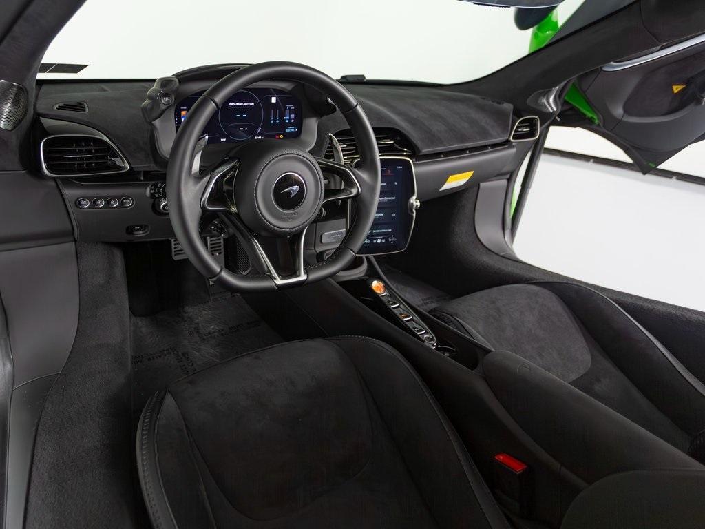 new 2025 McLaren Artura car, priced at $327,950