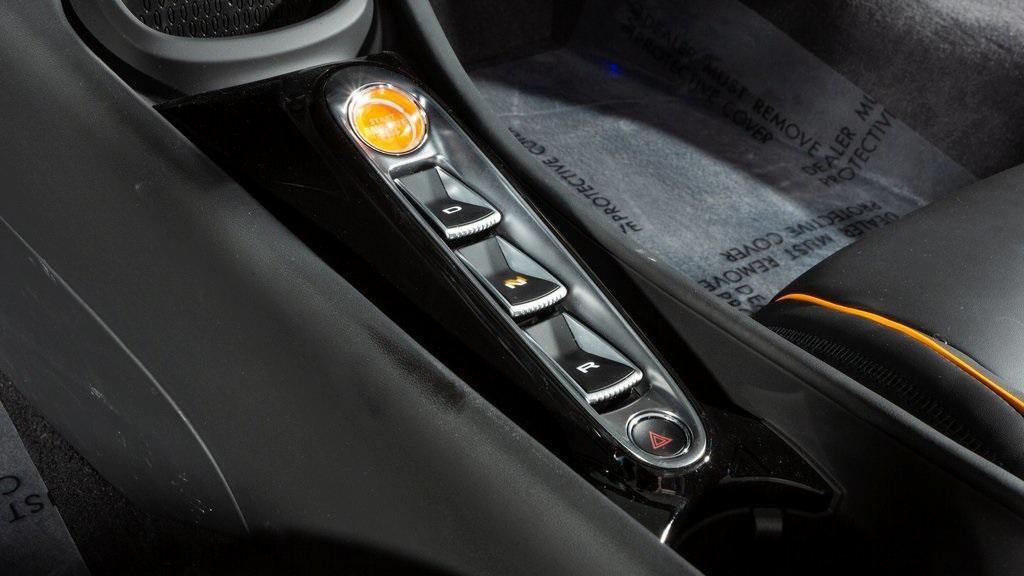 new 2025 McLaren Artura car, priced at $346,440