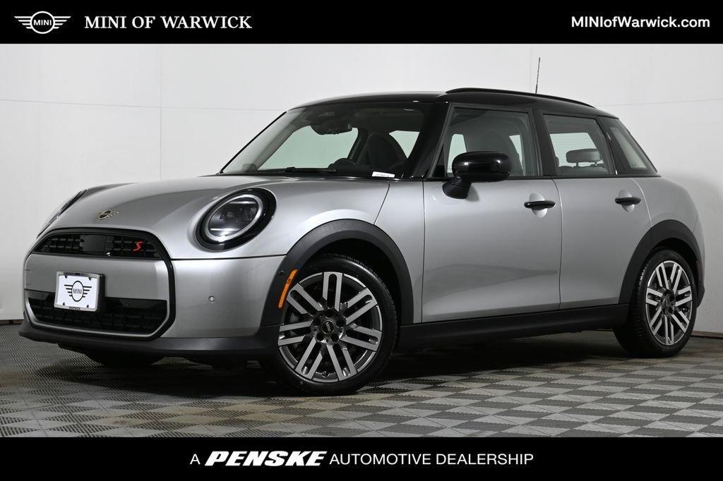 new 2025 MINI Hardtop car, priced at $38,125