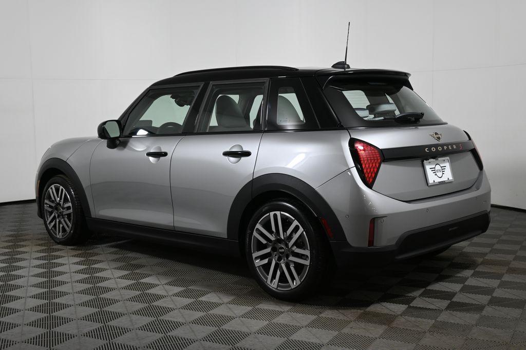 new 2025 MINI Hardtop car, priced at $38,125