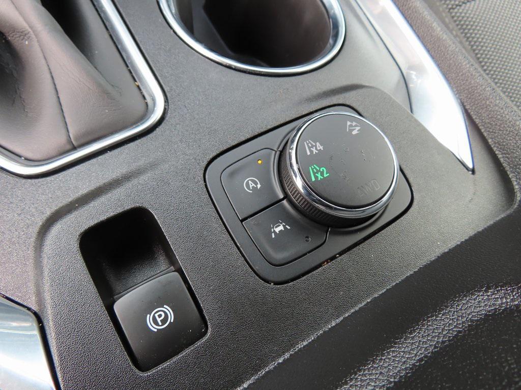 used 2023 Chevrolet Traverse car, priced at $26,359