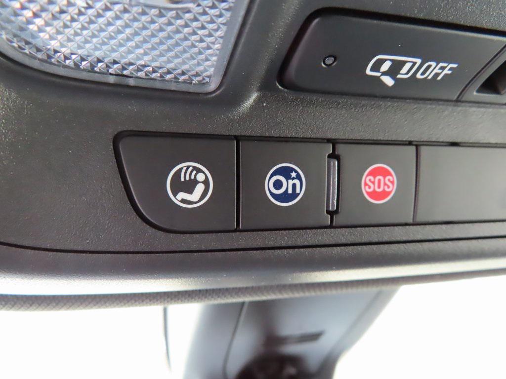 used 2023 Chevrolet Traverse car, priced at $26,359