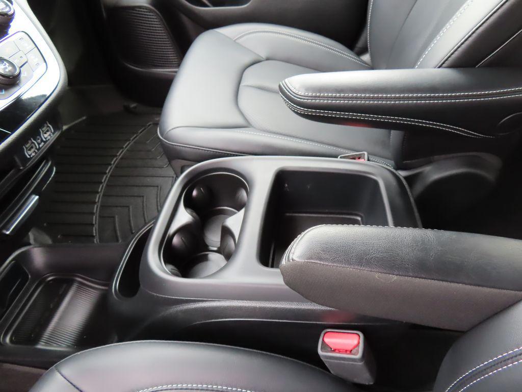 used 2025 Chrysler Pacifica car, priced at $37,916