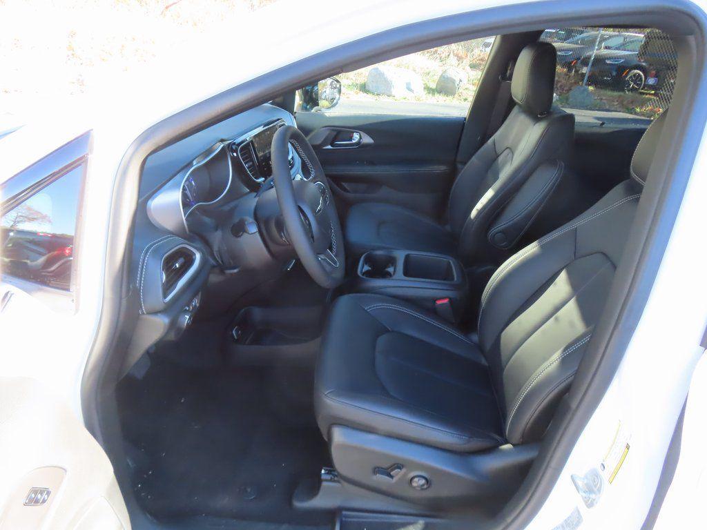 new 2026 Chrysler Pacifica car, priced at $44,559