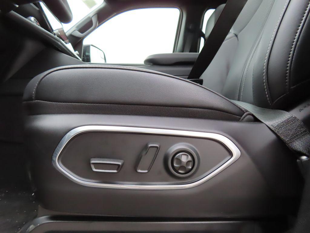 new 2026 Jeep Grand Wagoneer car, priced at $81,250