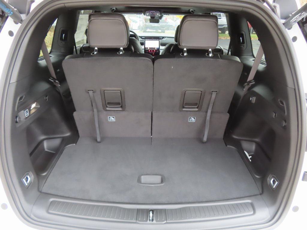 new 2025 Jeep Grand Cherokee L car, priced at $49,277