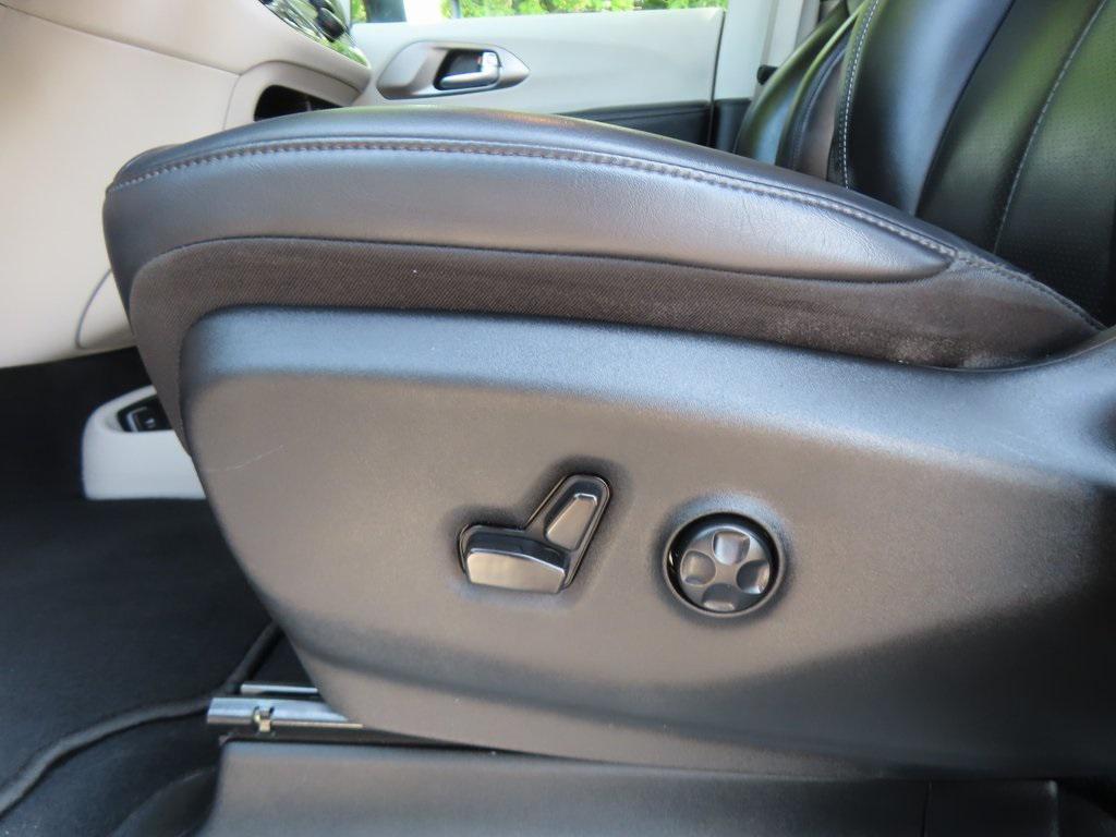 used 2023 Chrysler Pacifica car, priced at $23,697