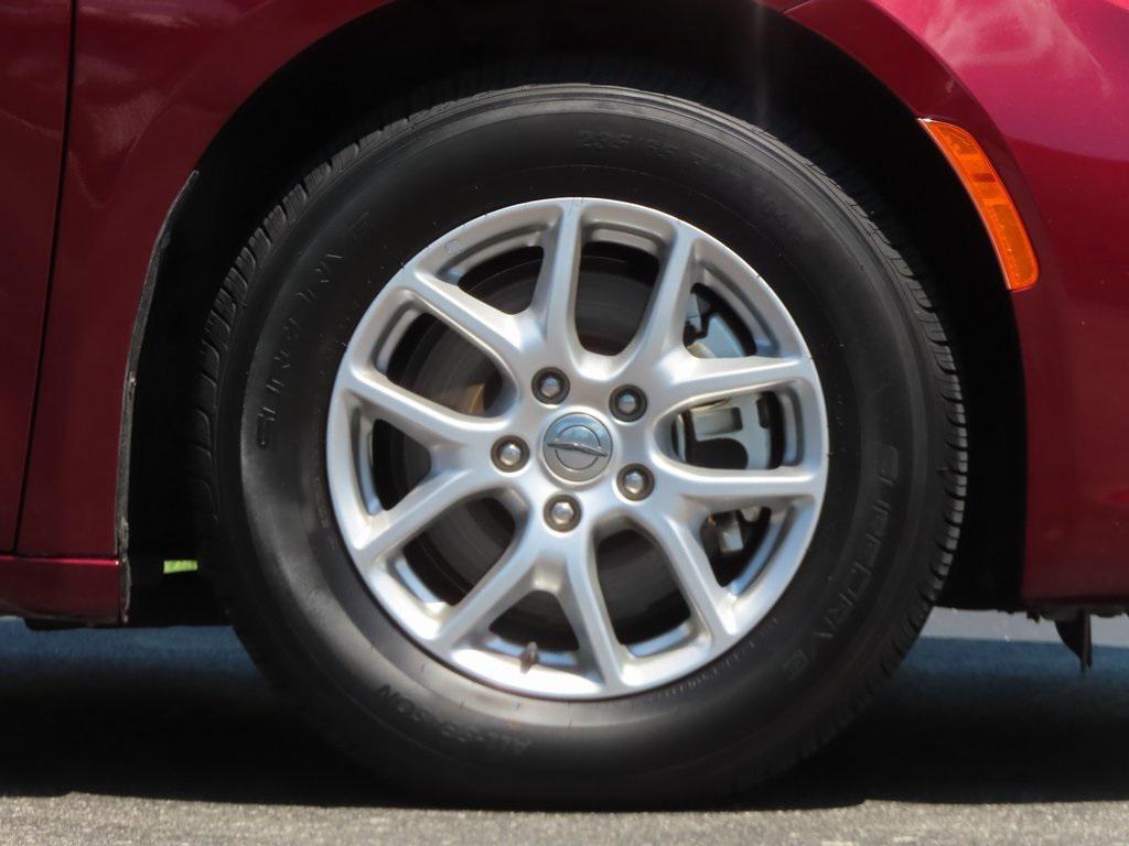 used 2023 Chrysler Pacifica car, priced at $23,697