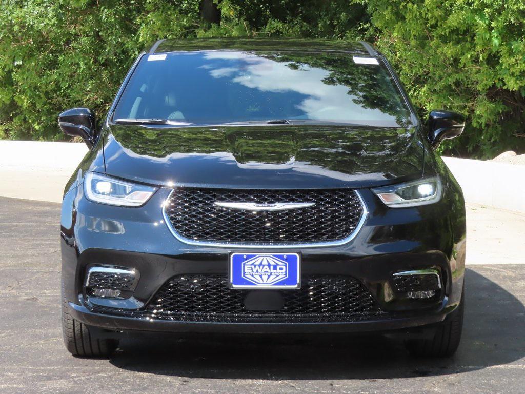 new 2026 Chrysler Pacifica car, priced at $41,760