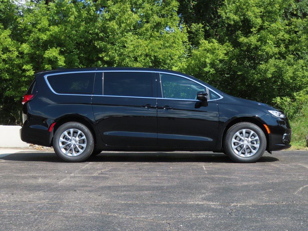 new 2026 Chrysler Pacifica car, priced at $41,760