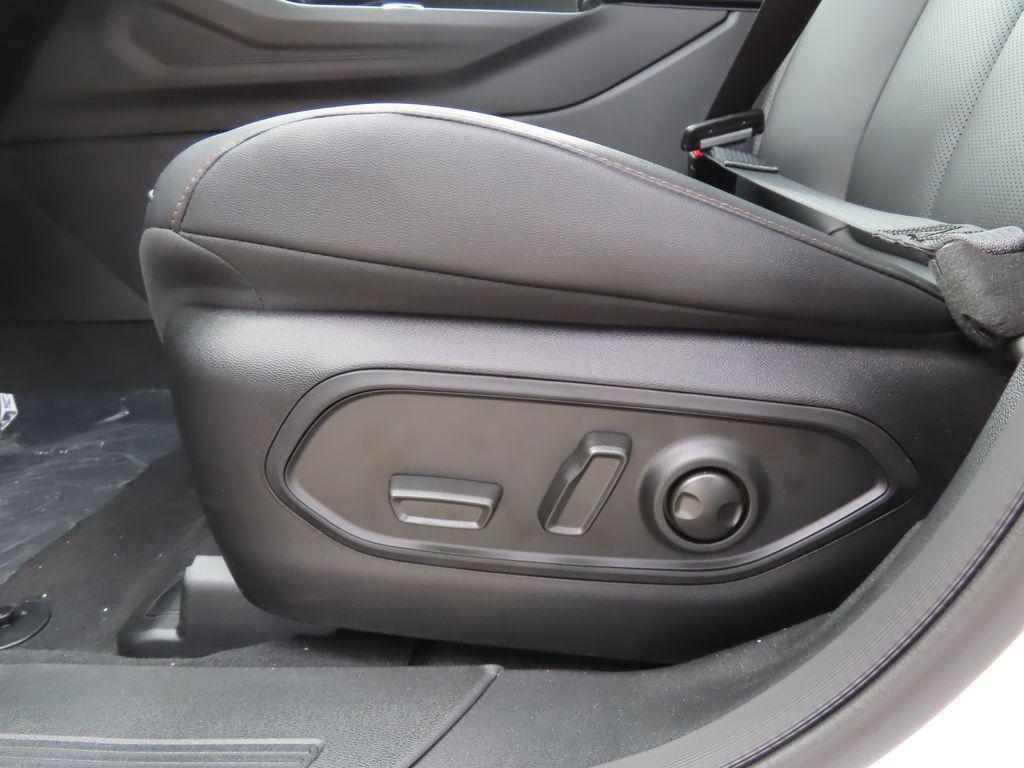 new 2026 Jeep Cherokee car, priced at $42,823