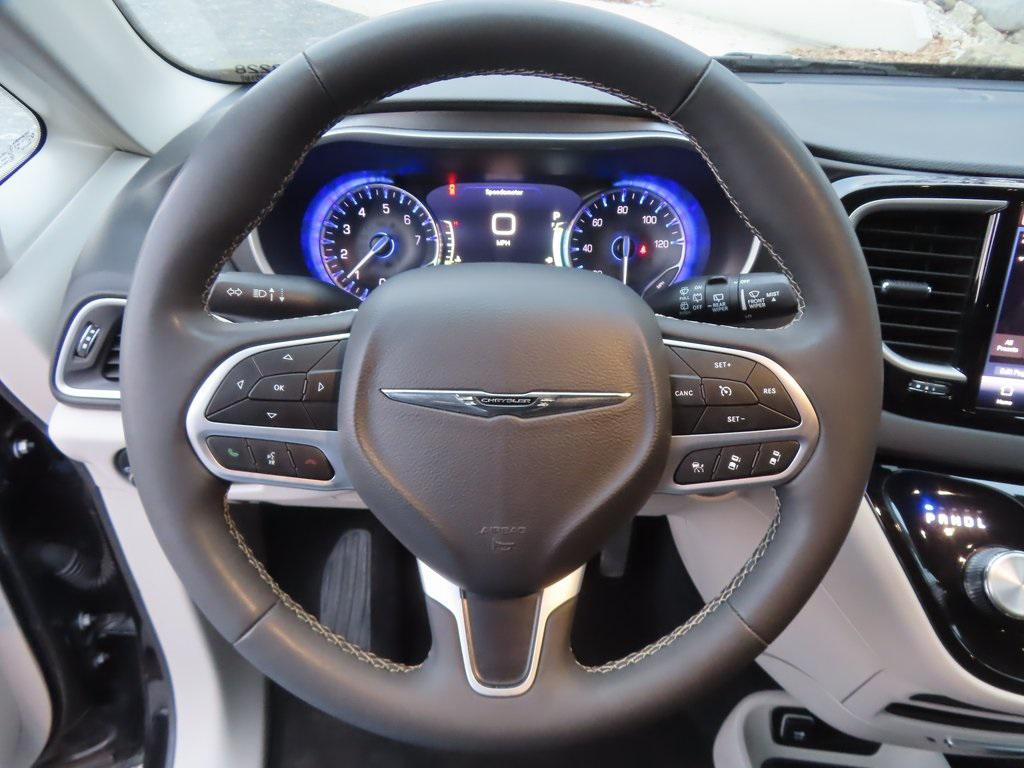 used 2024 Chrysler Pacifica car, priced at $25,297
