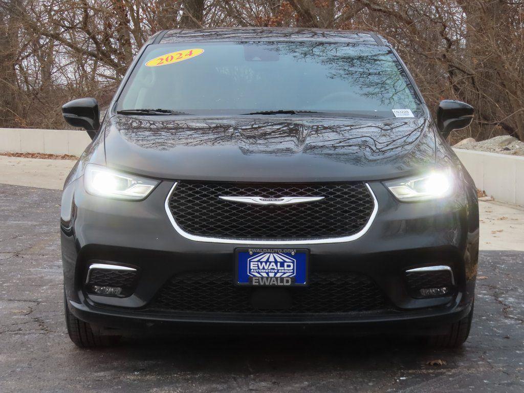 used 2024 Chrysler Pacifica car, priced at $24,588
