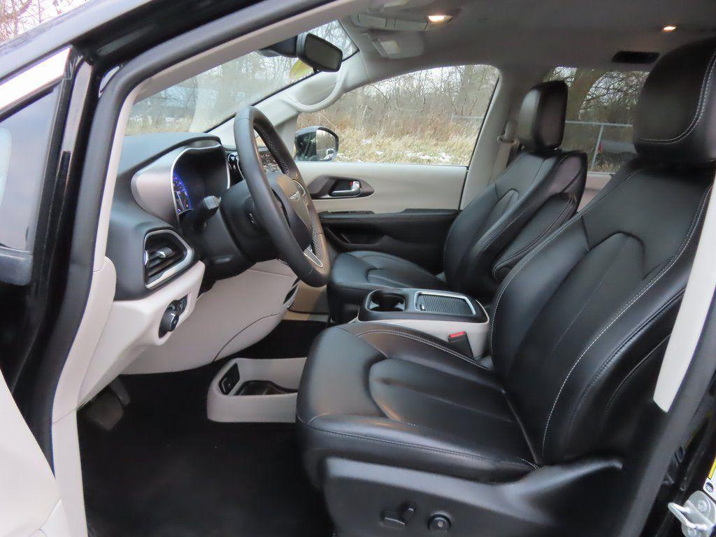 used 2024 Chrysler Pacifica car, priced at $24,588