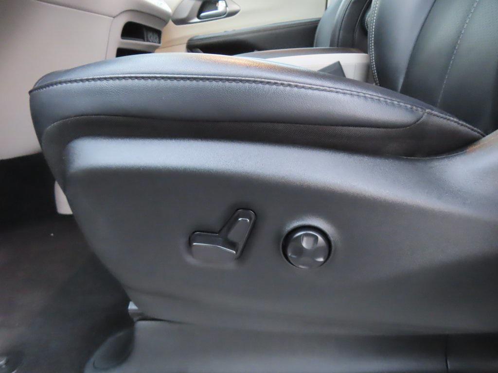 used 2024 Chrysler Pacifica car, priced at $25,297